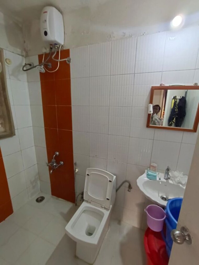 Bathroom, aishwaryam-ventures 2 Bedroom 1000 Sq.Ft. Apartment In Pimpri Chinchwad Pcmc Pune 10109909
