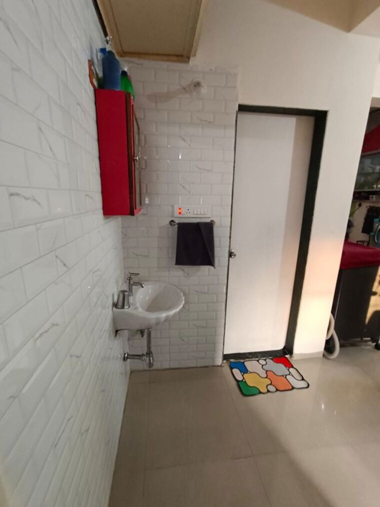 Bathroom, aishwaryam-ventures 2 Bedroom 1000 Sq.Ft. Apartment In Pimpri Chinchwad Pcmc Pune 10109909