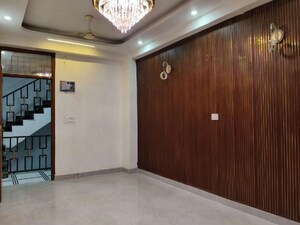 Room in 2 BHK Builder Floor at Sector 73 – for Sale