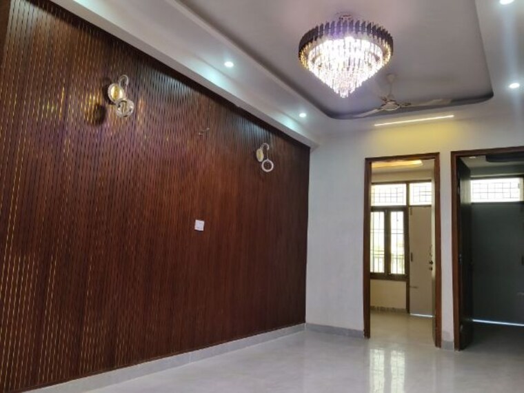 Room, sector 73 2 Bedroom 1000 Sq.Ft. Builder Floor In Sector 73 Noida 10114272