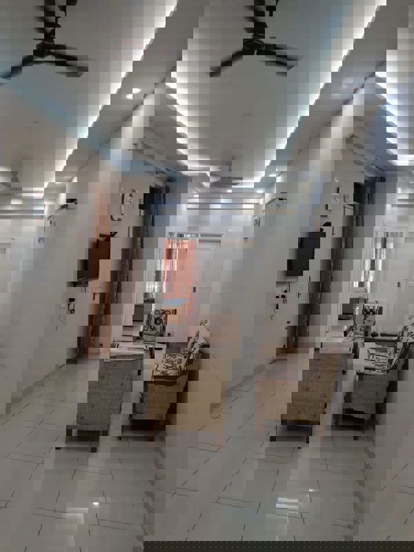 3 BHK 1500 Sq.Ft. Builder Floor in Jamuna Enclave