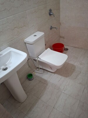 Bathroom in 3 BHK Builder Floor at Jamuna Enclave, Ambala Highway – for Rent