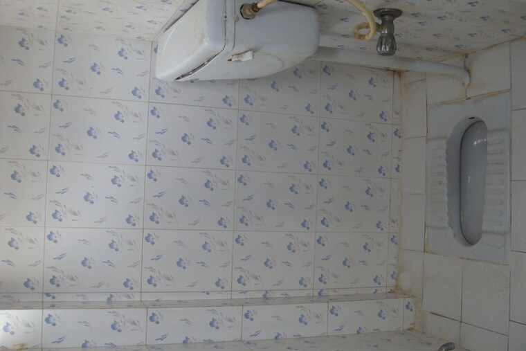 Bathroom, rt nagar 1 RK 500 Sq.Ft. Independent House In Rt Nagar Bangalore 10114292