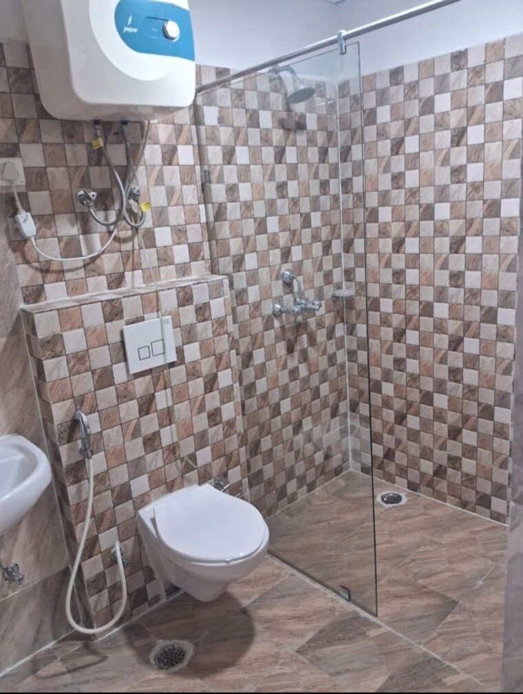 Bathroom, gomti nagar 3 Bedroom 1310 Sq.Ft. Apartment In Gomti Nagar Lucknow 10114194