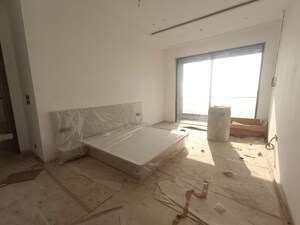 Room in 4 BHK Apartment at Regency Palms, Nerul – for Rent