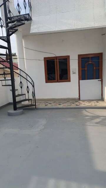 Room in 2 BHK Independent House at Shimla Bypass Road – for Rent