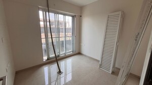 Room in 2 BHK Apartment at Dosti Mezzo 22, Sion East – for Sale