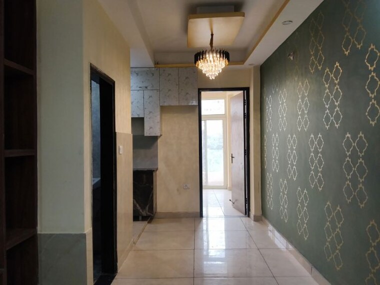 Other, sector 73 2 Bedroom 965 Sq.Ft. Builder Floor In Sector 73 Noida 10114388