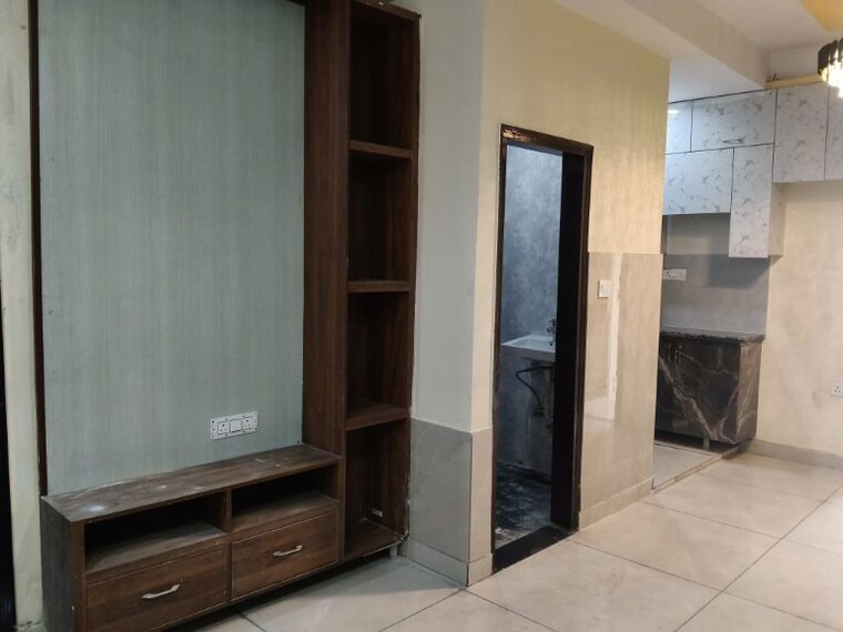 Room, sector 73 2 Bedroom 965 Sq.Ft. Builder Floor In Sector 73 Noida 10114388