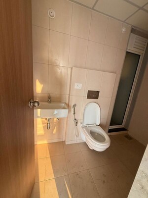 Bathroom in 1 BHK Apartment at Metropolis Bayside, Kasarvadavali – for Sale