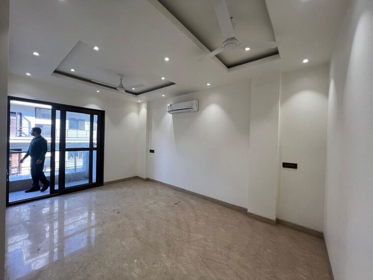 Room, kalkaji 3 Bedroom 1800 Sq.Ft. Apartment In Kalkaji Delhi 10114387