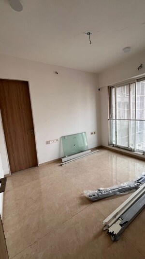 Room in 2 BHK Apartment at Dosti Mezzo 22, Sion East – for Sale