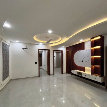 Room in 3 BHK Builder Floor at Sector 11 – for Rent