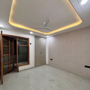 Room in 3 BHK Builder Floor at Sector 11 – for Rent