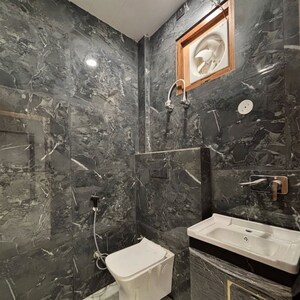 Attached Bathroom in 3 BHK Builder Floor at Sector 11 – for Rent