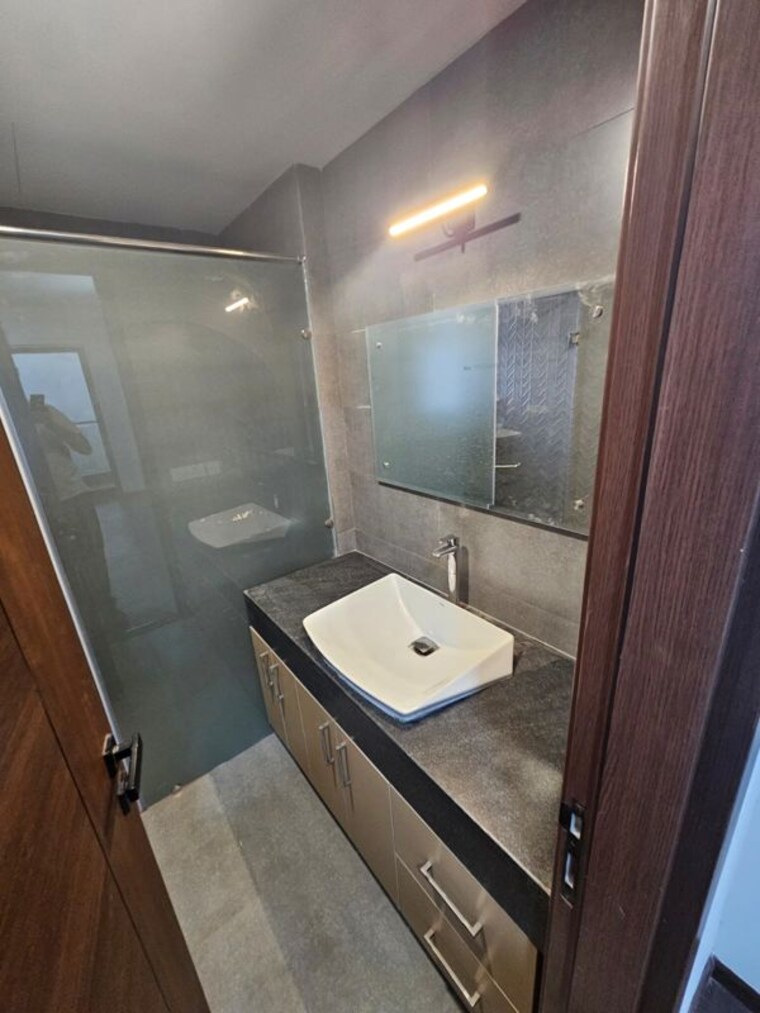 Bathroom, krisumi-waterfall-residences 3.5 Bedroom 2537 Sq.Ft. Apartment In Sector 36a Gurgaon 10114124