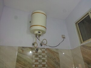 Bathroom in 1 RK Independent House at Rt Nagar – for Rent