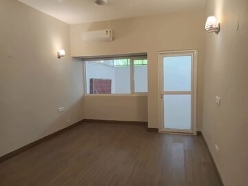 Room in 3 BHK Apartment at Greater Kailash – for Rent