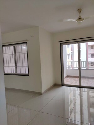 Room in 3 BHK Apartment at DSK Vidyanagari, Baner – for Rent