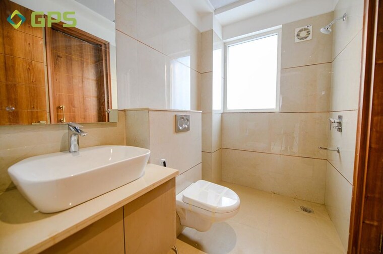 Bathroom, dlf cyber city 3 Bedroom 215 Sq.Yd. Builder Floor In Dlf Cyber City Gurgaon 10114433