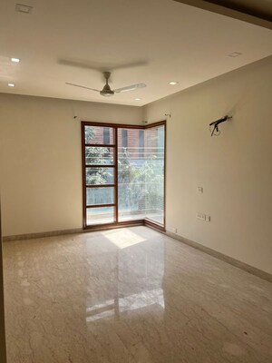 Room in 3 BHK Builder Floor at Dlf Cyber City – for Sale
