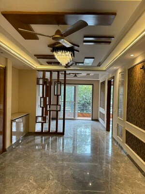 Living Room in 3 BHK Builder Floor at Dlf Phase I – for Rent