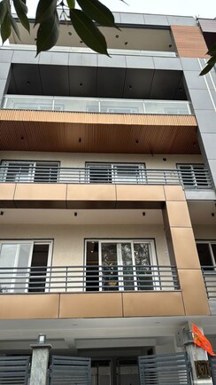 3 BHK + Servant Room Builder Floor For Rent in DLF Phase I