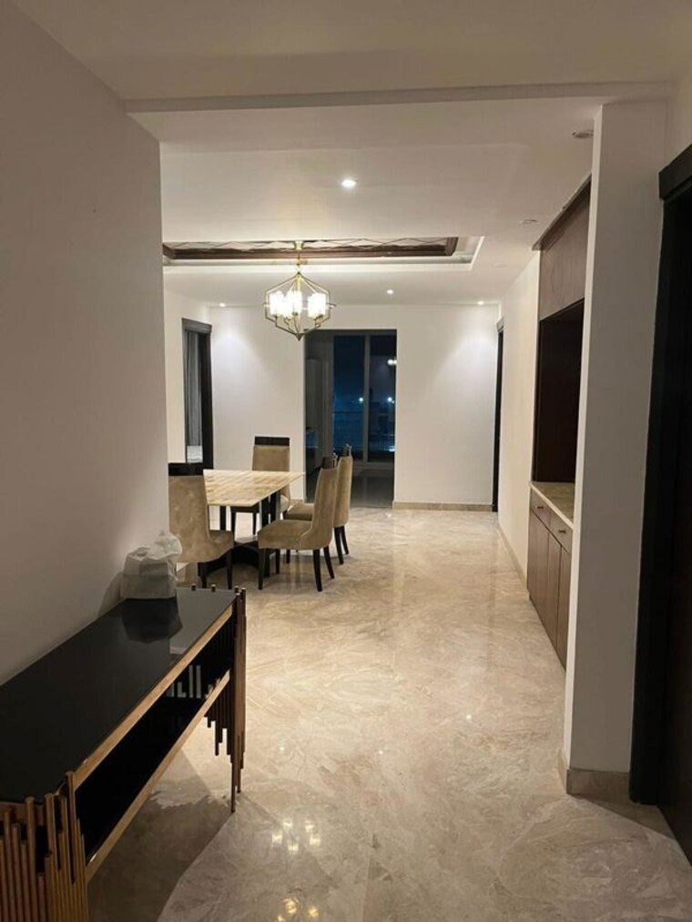 Team Area, dlf phase i 3 Bedroom 500 Sq.Yd. Builder Floor In Dlf Phase I Gurgaon 10114370