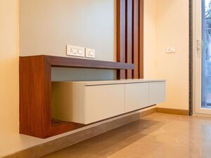 Room in 4 BHK Builder Floor at Dlf Phase I – for Sale