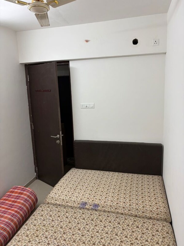 Room, puranik-city-reserva 1.5 Bedroom 724 Sq.Ft. Apartment In Ghodbunder Road Thane 10114490