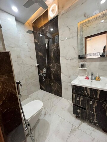 Master Bedroom in 1 BHK Builder Floor at Malviya Nagar – for Rent