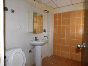 Bathroom in 3 BHK Apartment at RWA Apartments Sector 52, Sector 52 – for Sale