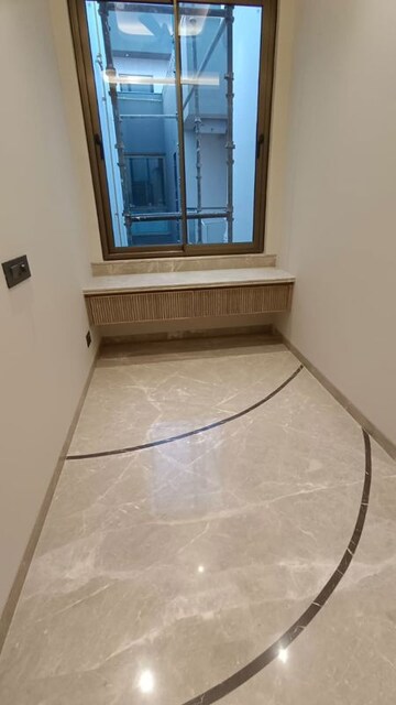 Room in 4 BHK Apartment at Greater Kailash I – for Sale