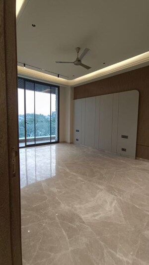 Room in 4 BHK Apartment at Greater Kailash I – for Sale