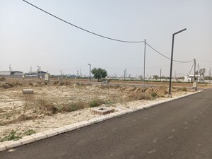  Plot For Sale in BPTP Parklands, Sector 76