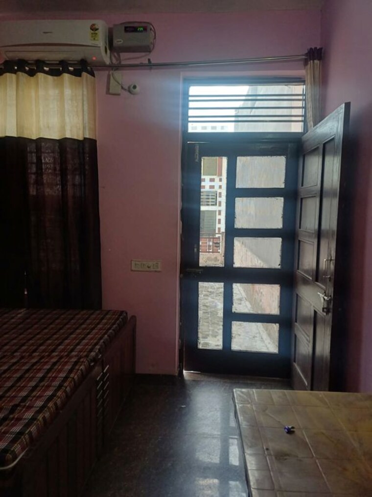 Room, vip-ashiana-homes 1 RK 400 Sq.Ft. Independent House In Vip Road Zirakpur 10114491