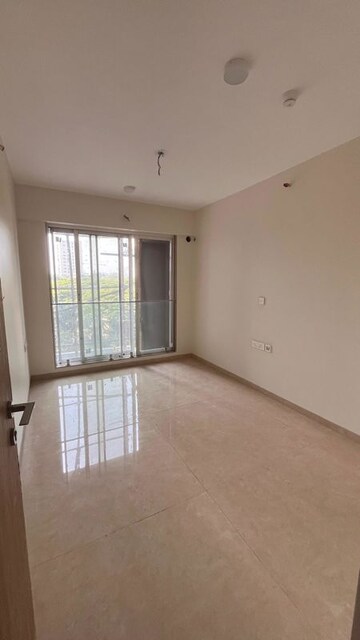 Room in 3 BHK Apartment at Dosti Mezzo 22, Sion East – for Sale