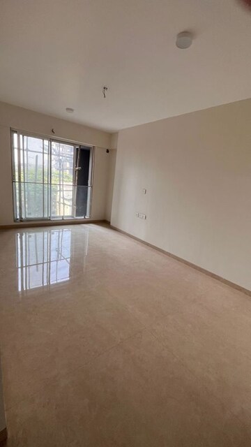 Room in 3 BHK Apartment at Dosti Mezzo 22, Sion East – for Sale