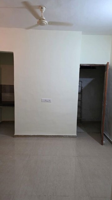 Furnished Amenities in 1 BHK Apartment at Kapil Complex, Baner – for Rent