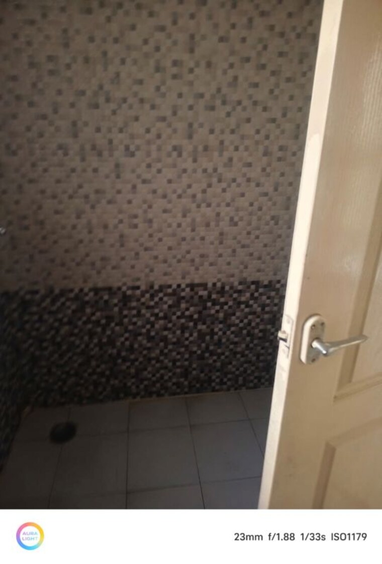 Bathroom, maxblis-grand-wellington 1 Bedroom 615 Sq.Ft. Apartment In Sector 75 Noida 10114933