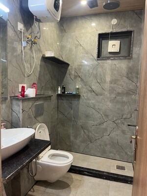 Bathroom in 2 BHK Builder Floor at Craft Destination 43, Sector 43 – for Rent