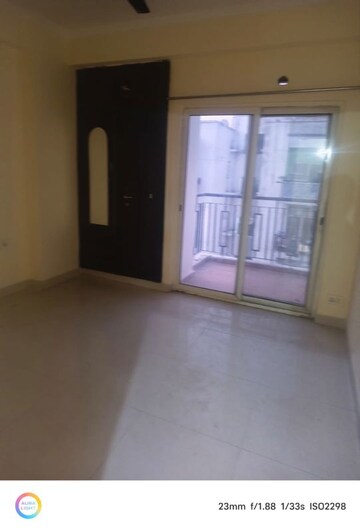 Room in 3 BHK Apartment at Maxblis White House, Sector 75 – for Rent