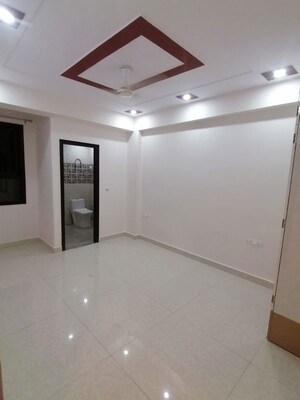 Room in 2 BHK Builder Floor at Sector 57 – for Rent