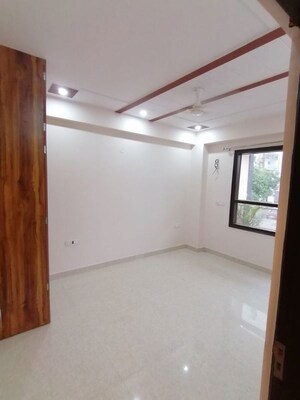 Room in 2 BHK Builder Floor at Sector 57 – for Rent