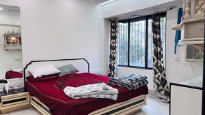 Bedroom in 2 BHK Apartment at Exclusive Apartment, Santacruz West – for Rent