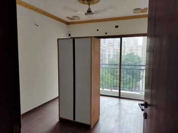 Room in 4 BHK Apartment at K Raheja Corp Maple Leaf, Powai – for Sale