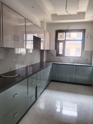 Kitchen in 3 BHK Builder Floor at Sector 57 – for Rent