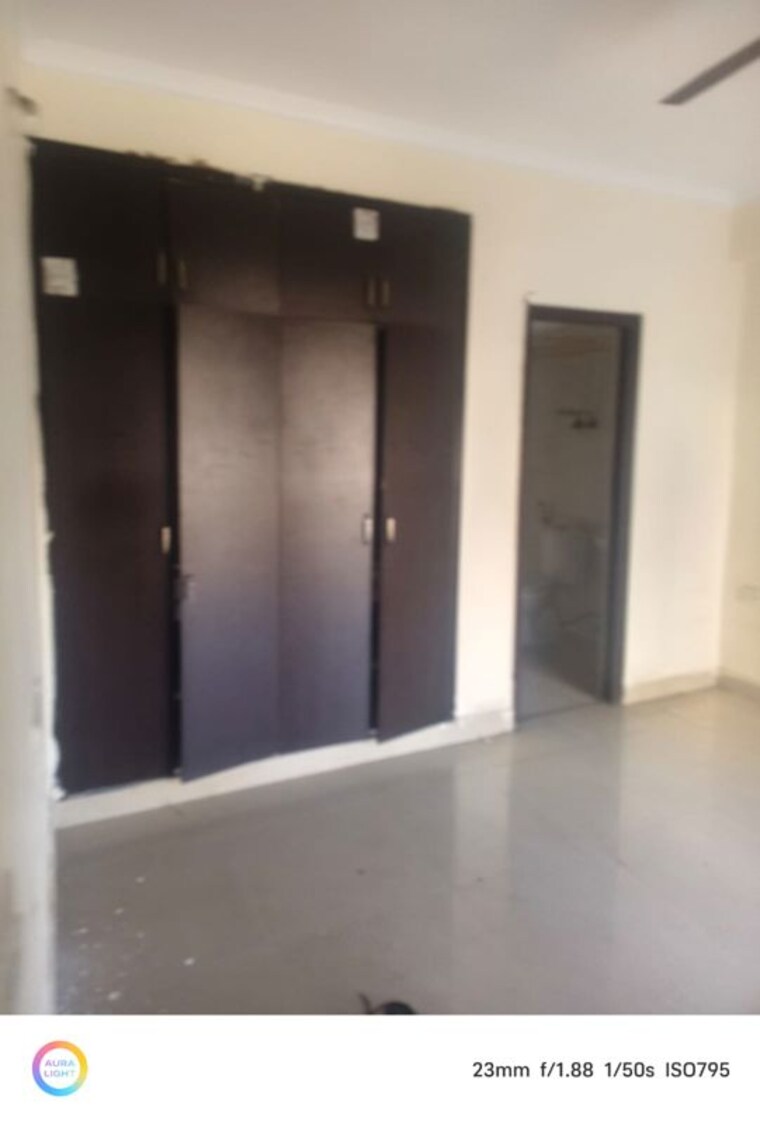 Room, aims-golf-city 2 Bedroom 950 Sq.Ft. Apartment In Sector 75 Noida 10115039