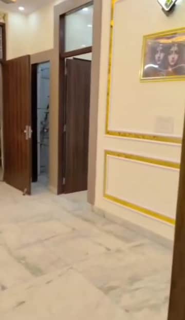 Room in 4 BHK Builder Floor at Gyan Khand ii – for Sale