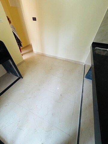 Furnished Amenities in 2 BHK Apartment at Ranade Yashodhan, Mayur Colony – for Rent